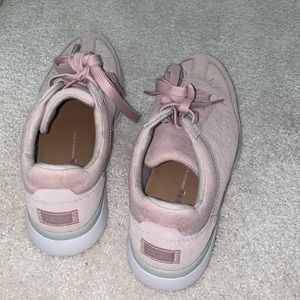 WORN ONCE Ugg Sneakers